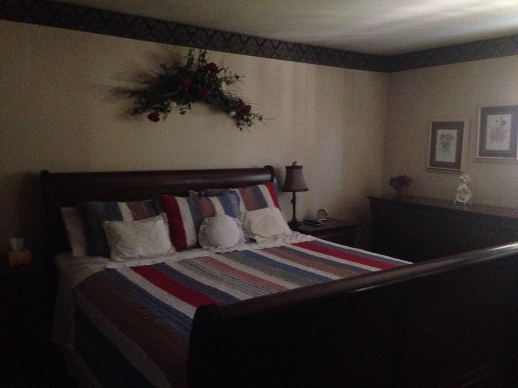 Switzerland Haus Bed And Breakfast Inn บิ๊กแบร์เลค ห้อง รูปภาพ
